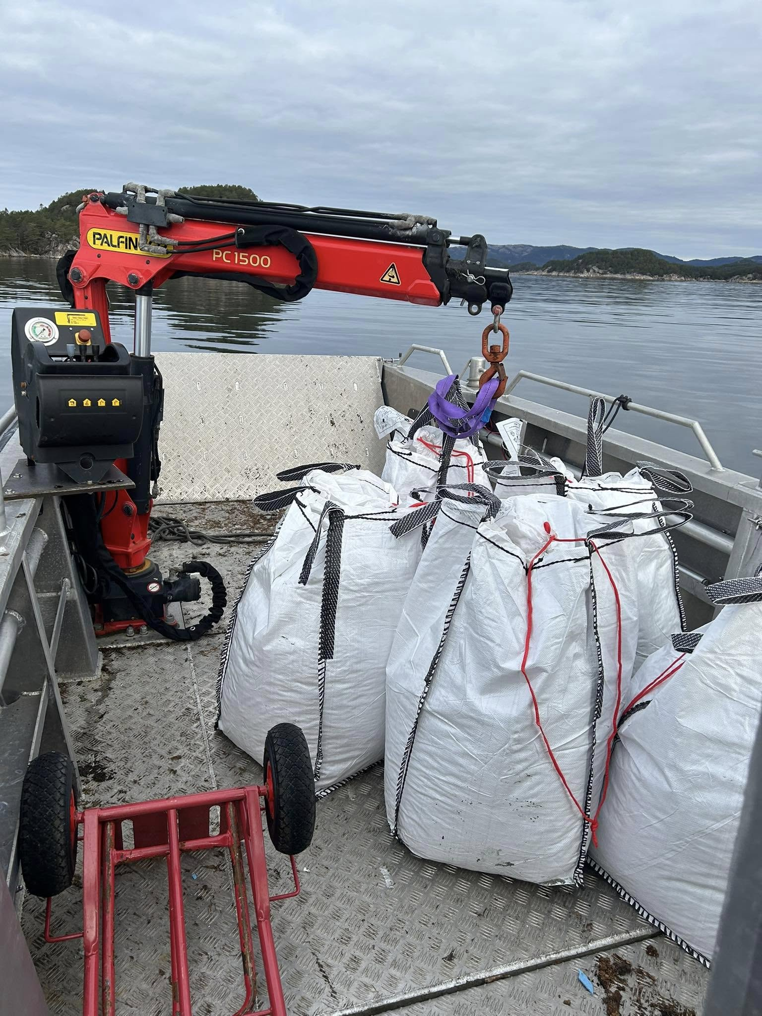 Transport av ATV med kranbåt
